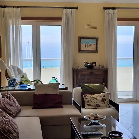 Nazare Apartamento Em Frente Ao Mar Exterior photo