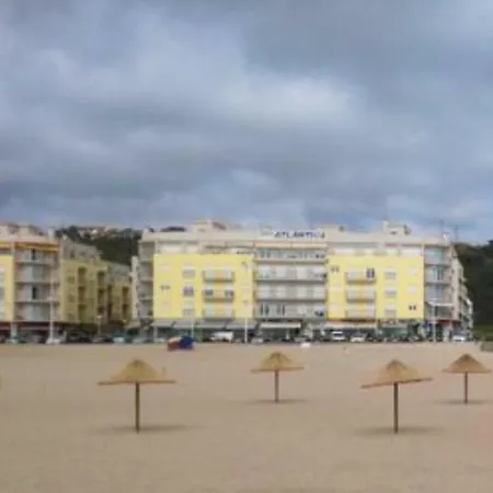 Nazare Apartamento Em Frente Ao Mar Exterior photo